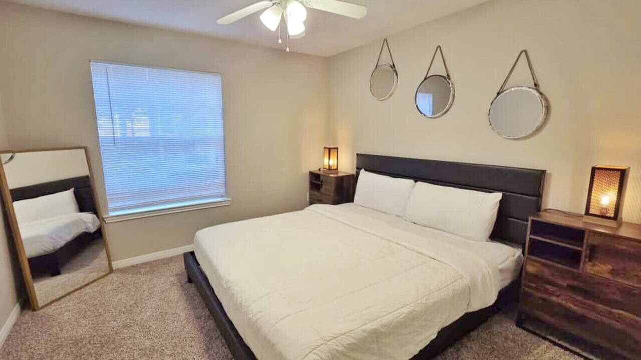 Photo of Bedroom in Astrodome