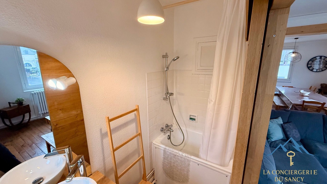 Photo of Bathroom in Mont-Dore