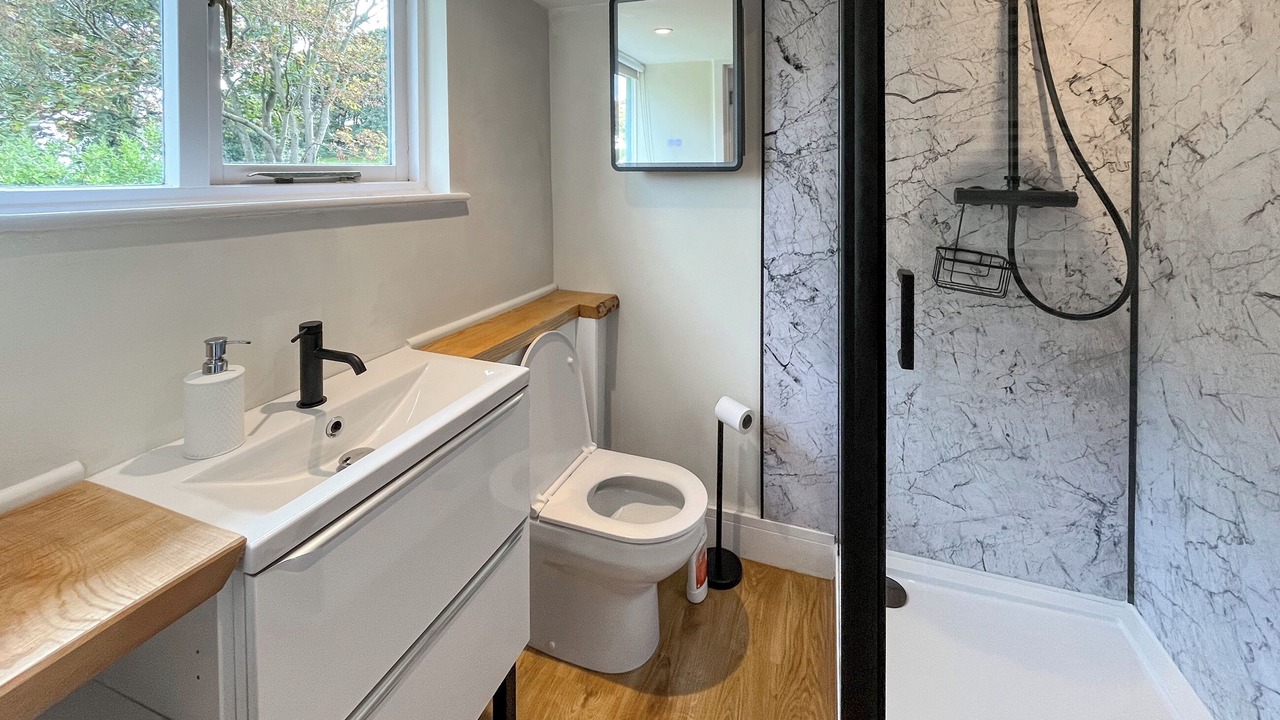 Photo of Bathroom in St Margaret's at Cliffe