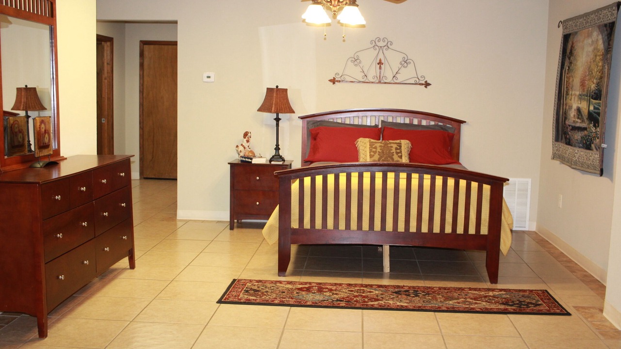 Photo of Bedroom in Shreveport
