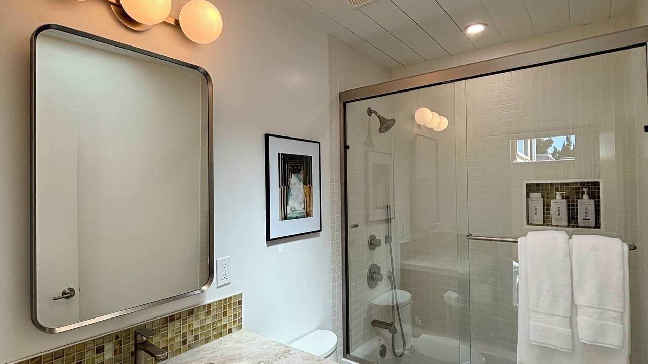Photo of Bathroom in La Jolla Mesa