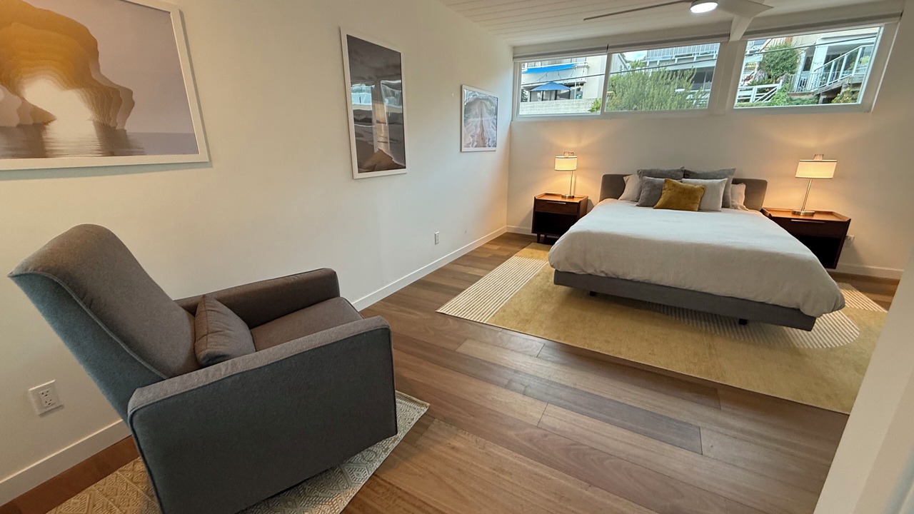 Photo of Bedroom in La Jolla Mesa