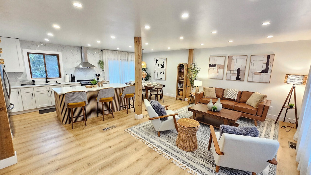 Photo of Livingroom in Waukegan