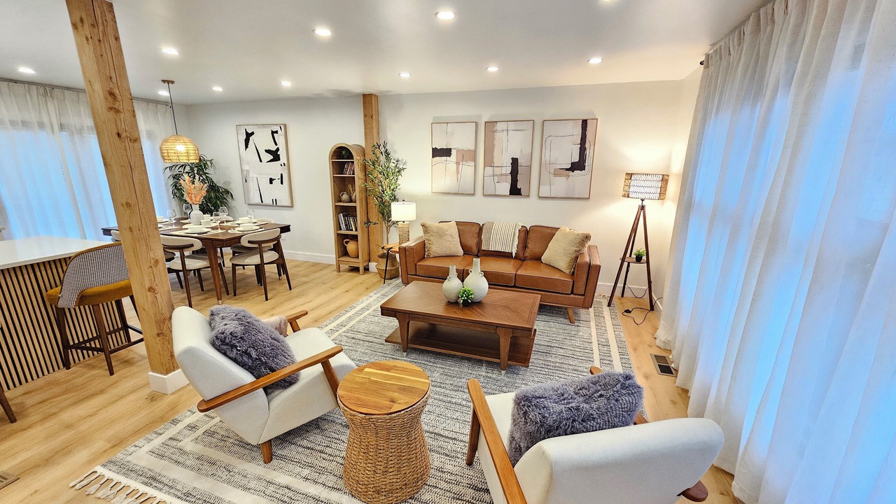 Photo of Livingroom in Waukegan