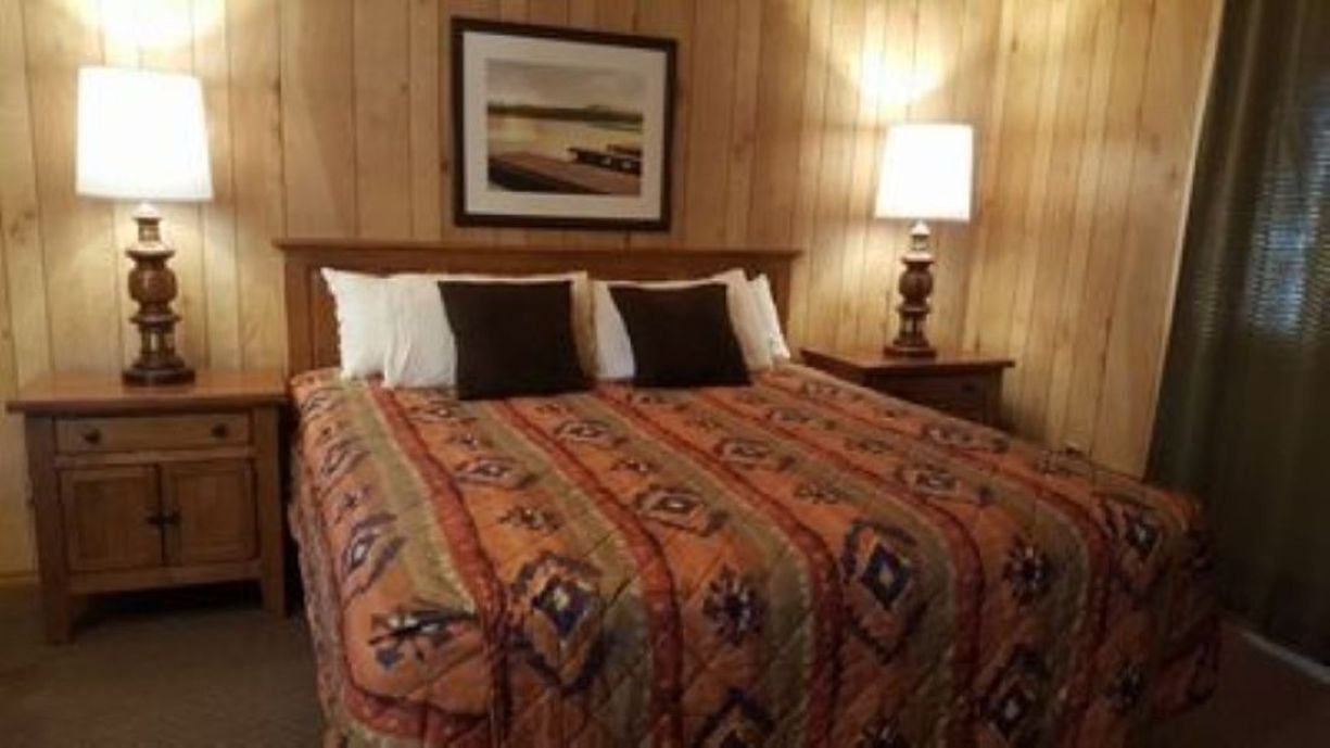 Photo of Bedroom in Blue Eye