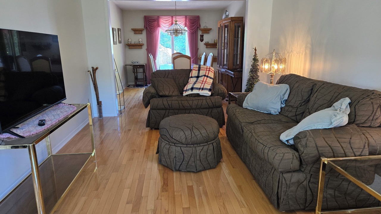 Photo of Livingroom in Ottawa Division