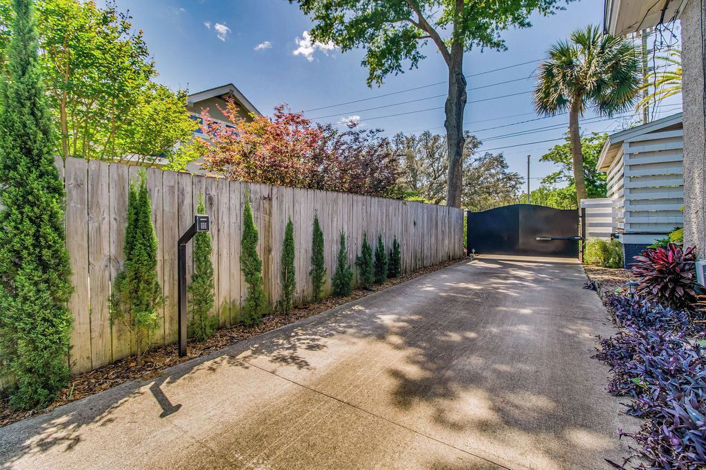 Photo of Outdoor in East Hill