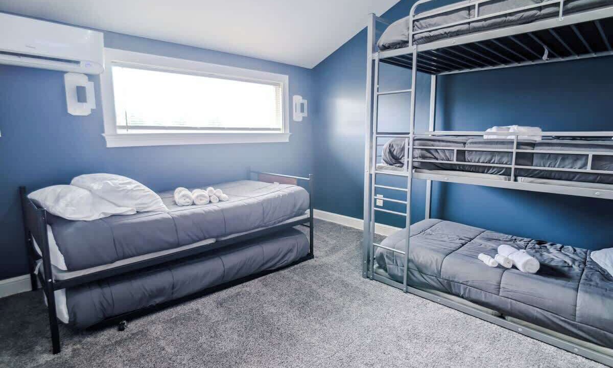 Photo of Bedroom in Summit Station