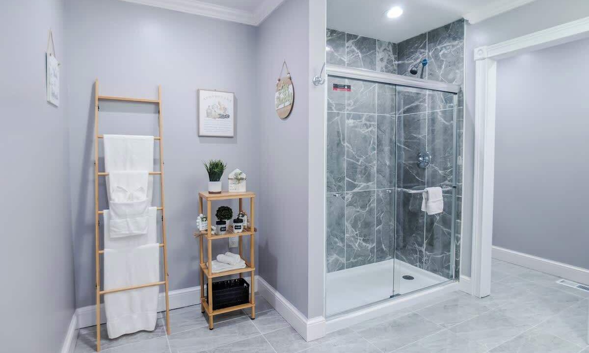 Photo of Bathroom in Summit Station