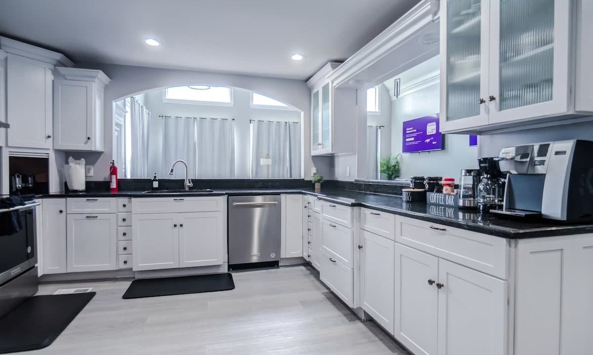 Photo of Kitchen in Summit Station
