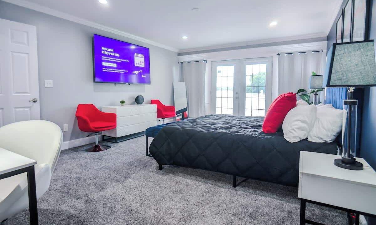 Photo of Bedroom in Summit Station