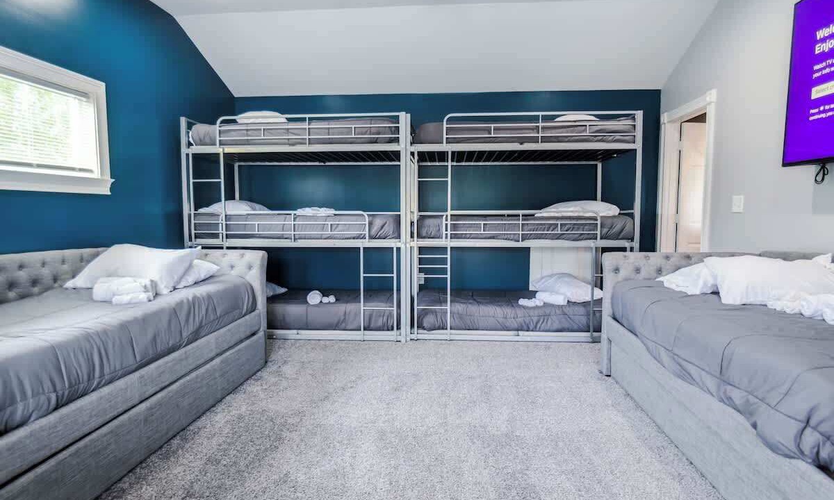 Photo of Bedroom in Summit Station