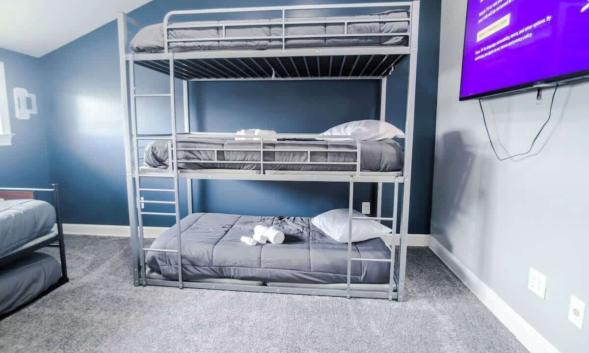 Photo of Bedroom in Summit Station