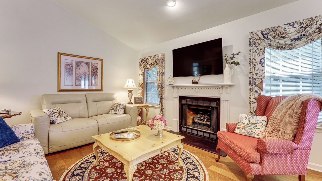 Photo of Livingroom in Town Center