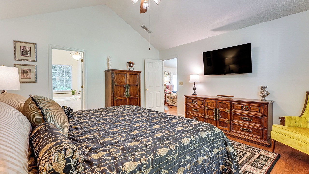 Photo of Bedroom in Town Center