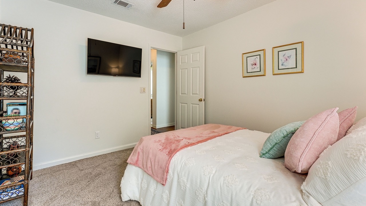 Photo of Bedroom in Town Center