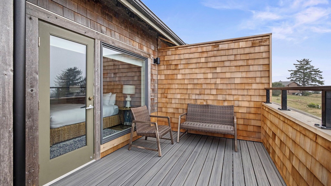Photo of Patio Balcony in Pacific City