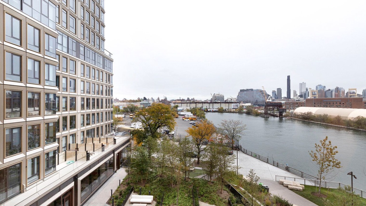 Photo of Others in Williamsburg