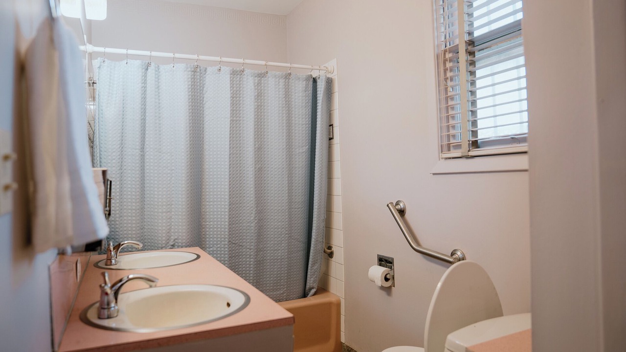 Photo of Bathroom in North Tabor