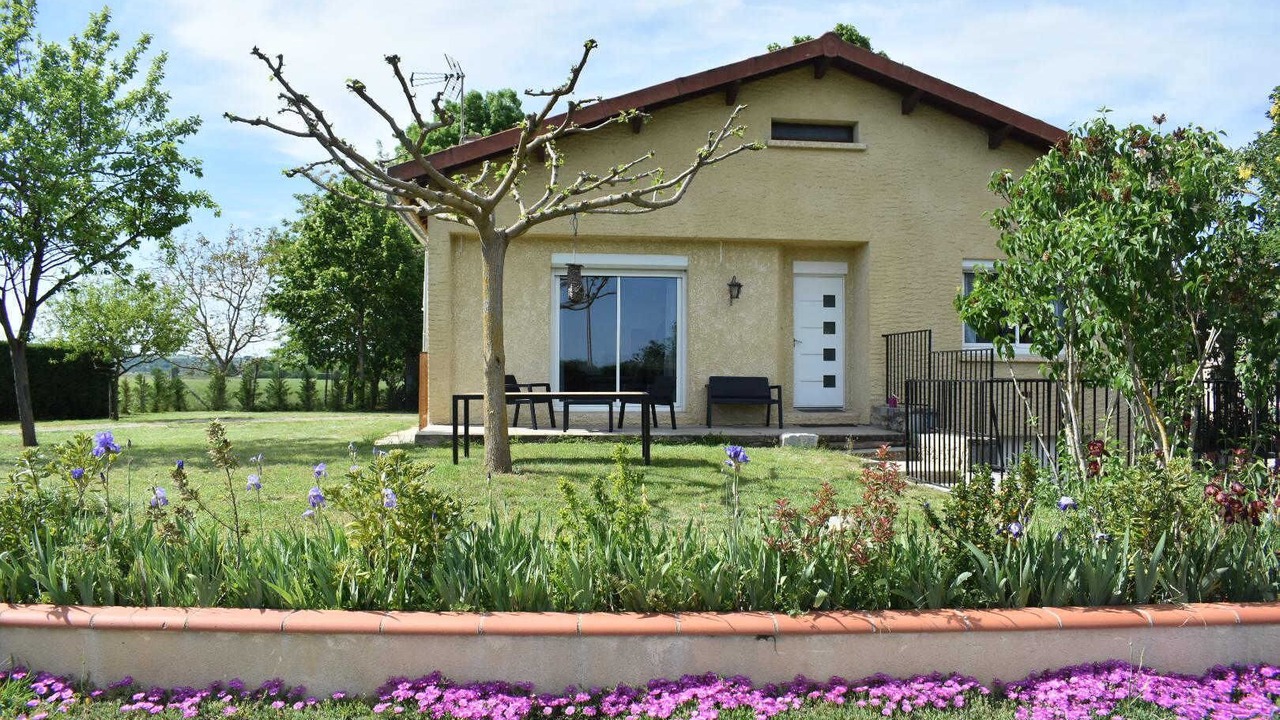 Photo of Patio Balcony in Lisle-sur-Tarn