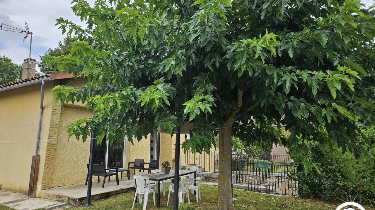 Photo of Patio Balcony in Lisle-sur-Tarn