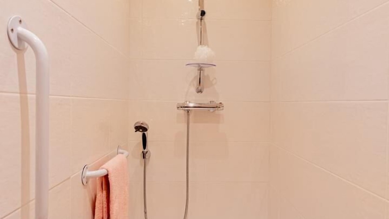 Photo of Bathroom in Peronne