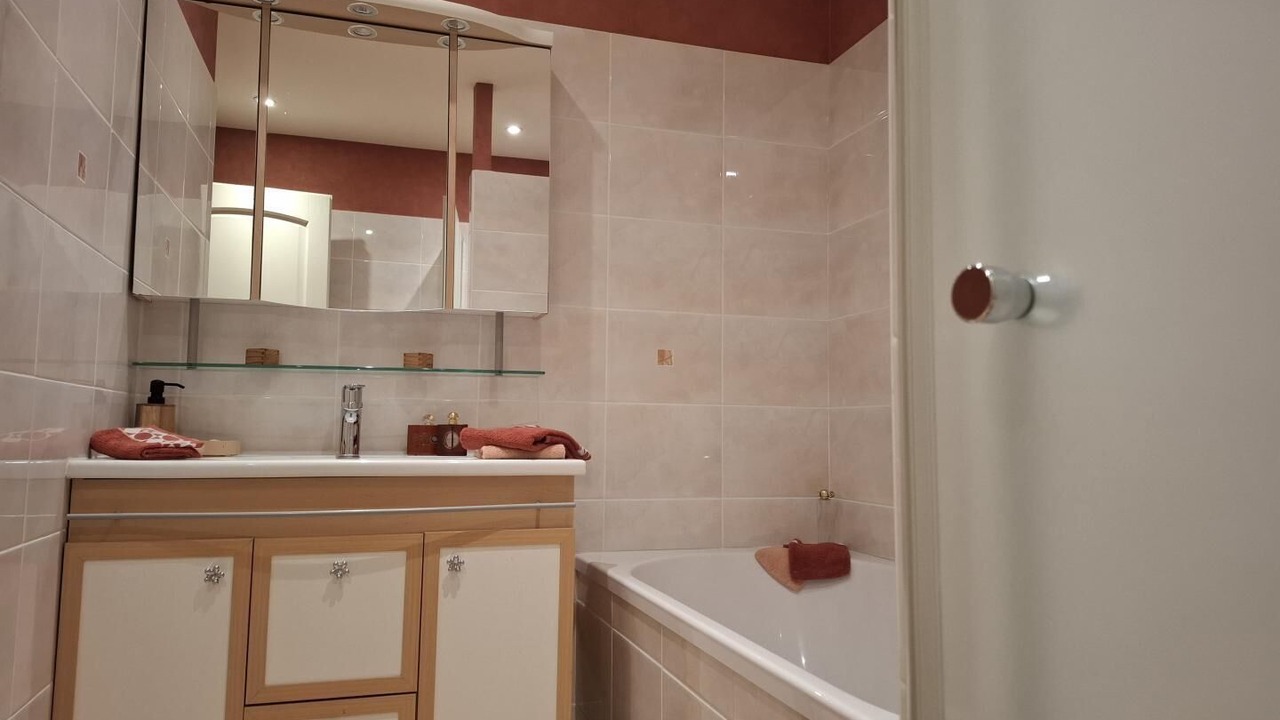 Photo of Bathroom in Peronne