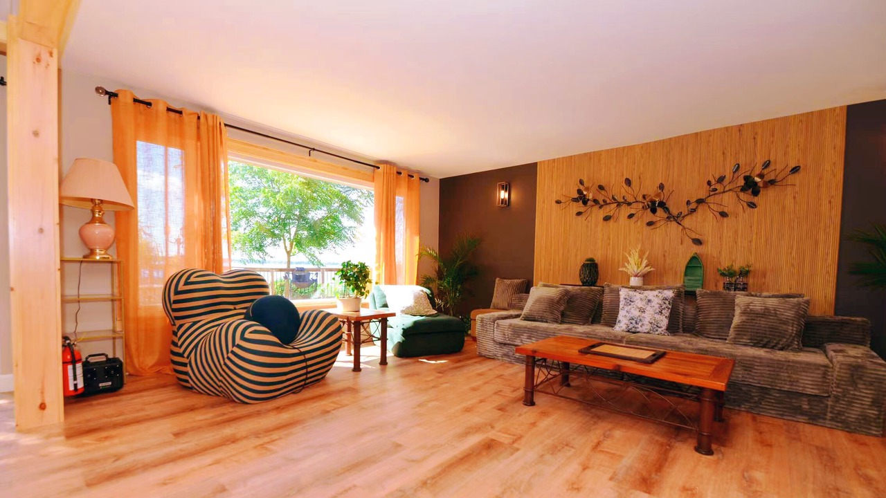Photo of Livingroom in Amherstburg