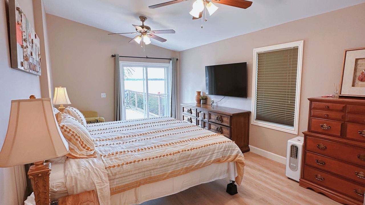 Photo of Bedroom in Amherstburg