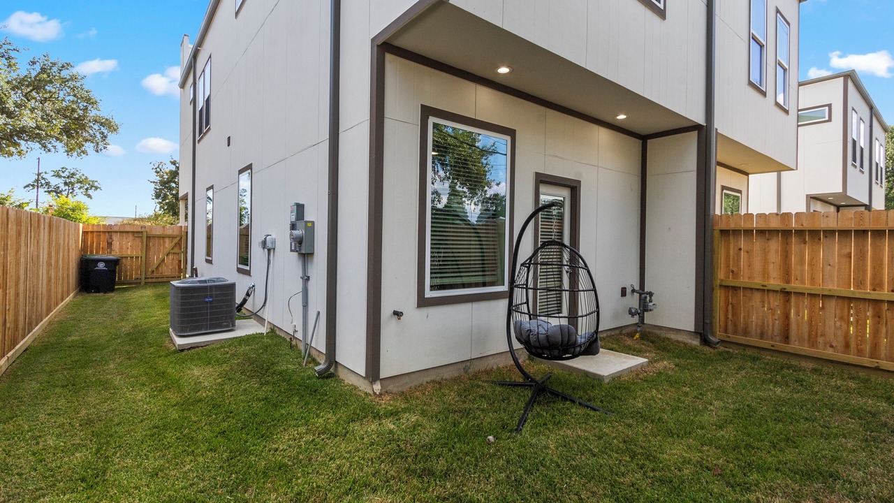Photo of Outdoor in Spring Branch West
