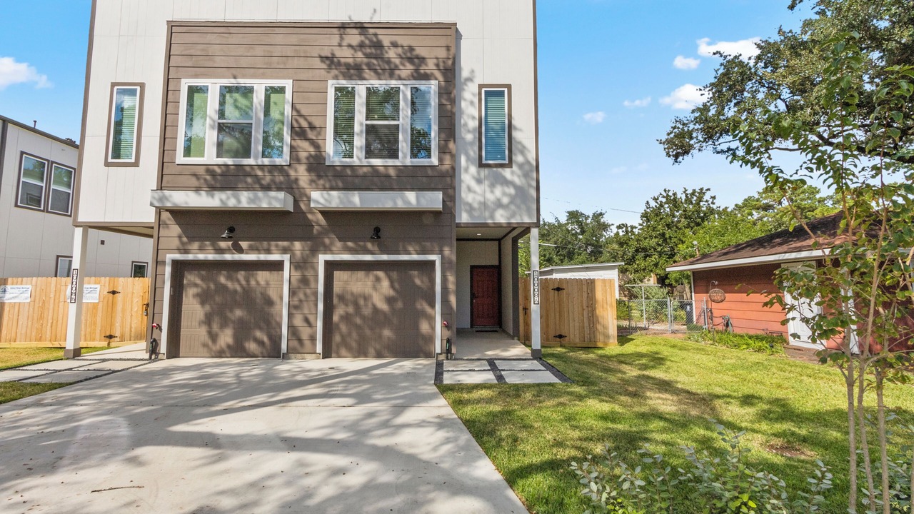 Photo of Outdoor in Spring Branch West
