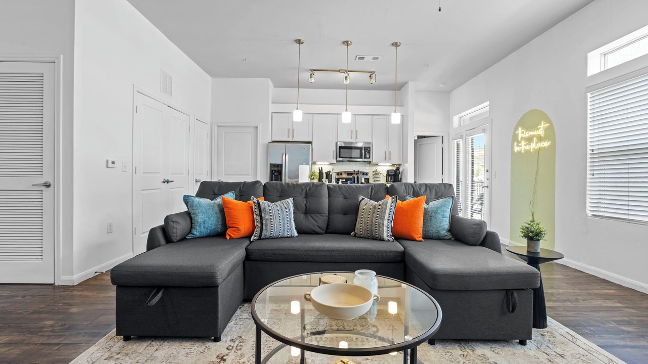 Photo of Livingroom in Montopolis