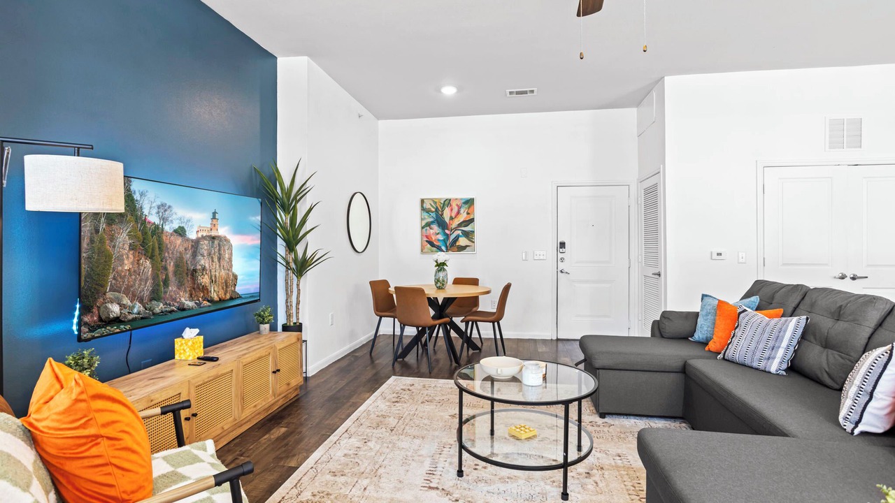 Photo of Livingroom in Montopolis