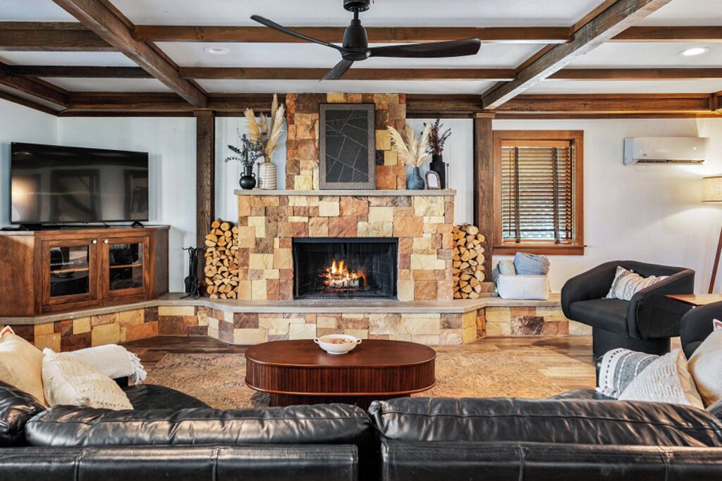 Photo of Livingroom in Tool