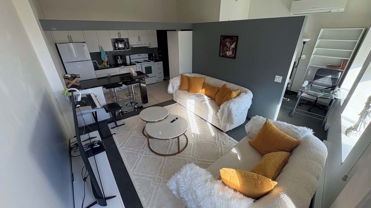 Photo of Livingroom in Downtown Winnipeg