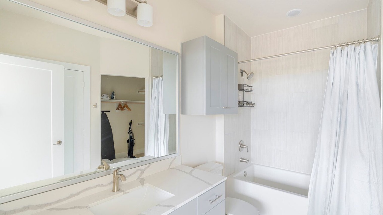 Photo of Bathroom in Scofield Farms
