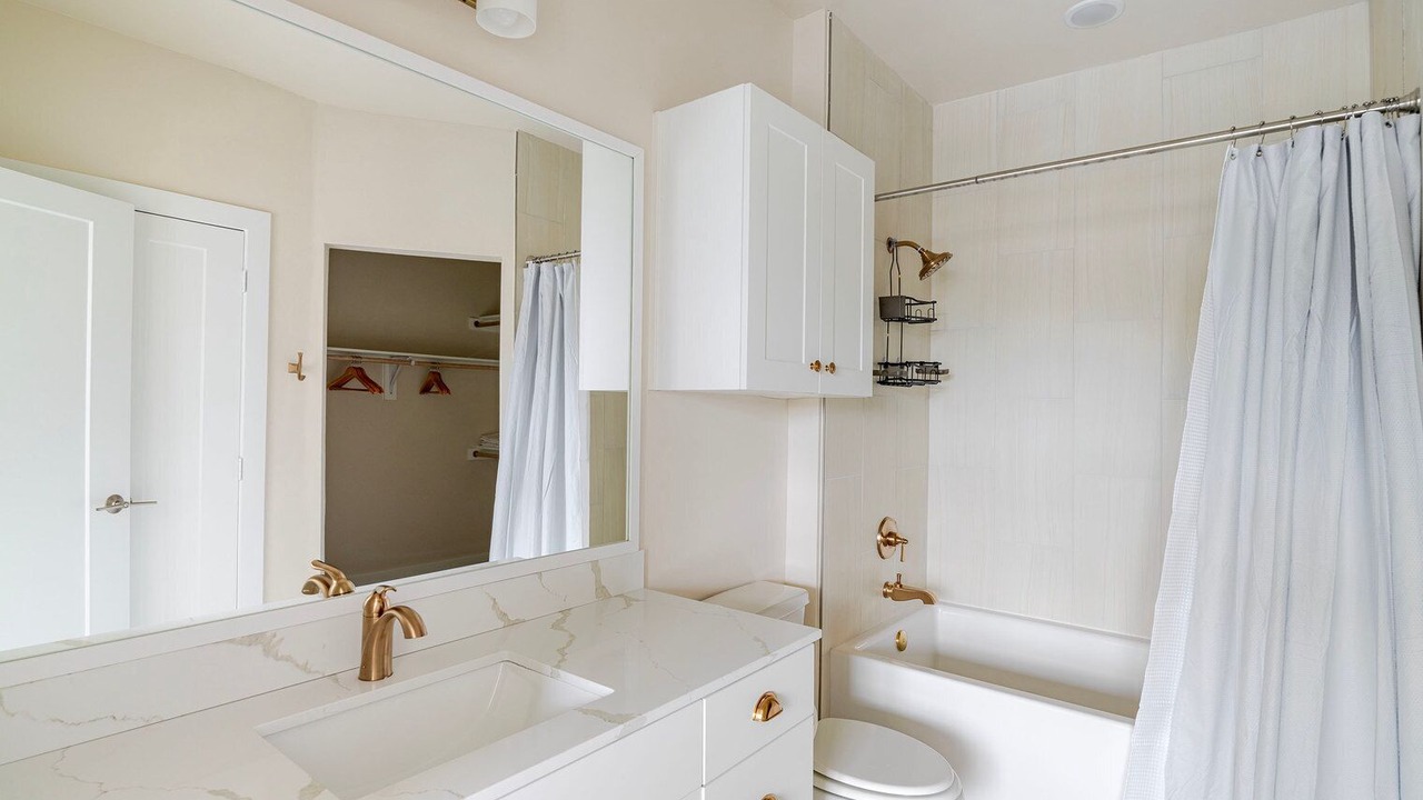 Photo of Bathroom in Scofield Farms