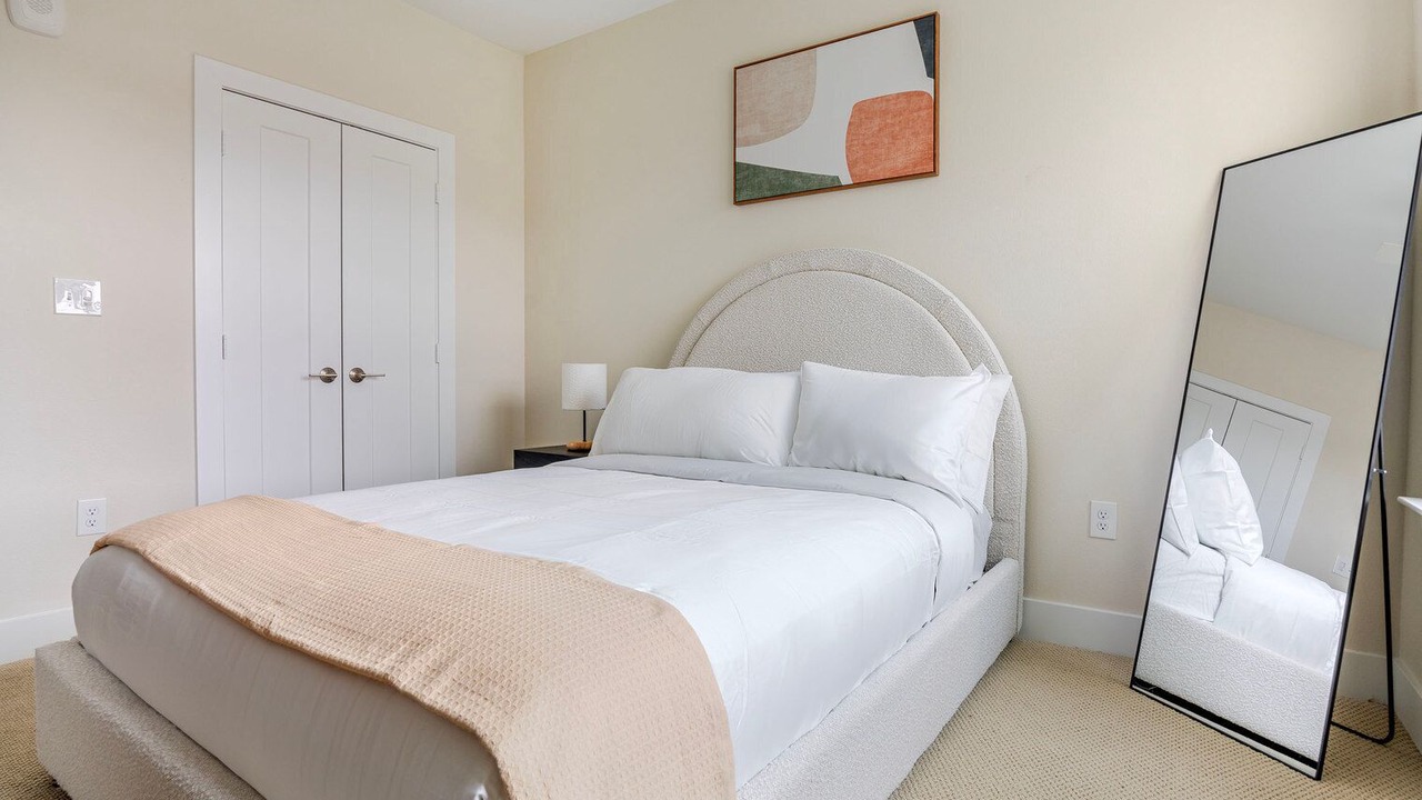 Photo of Bedroom in Scofield Farms
