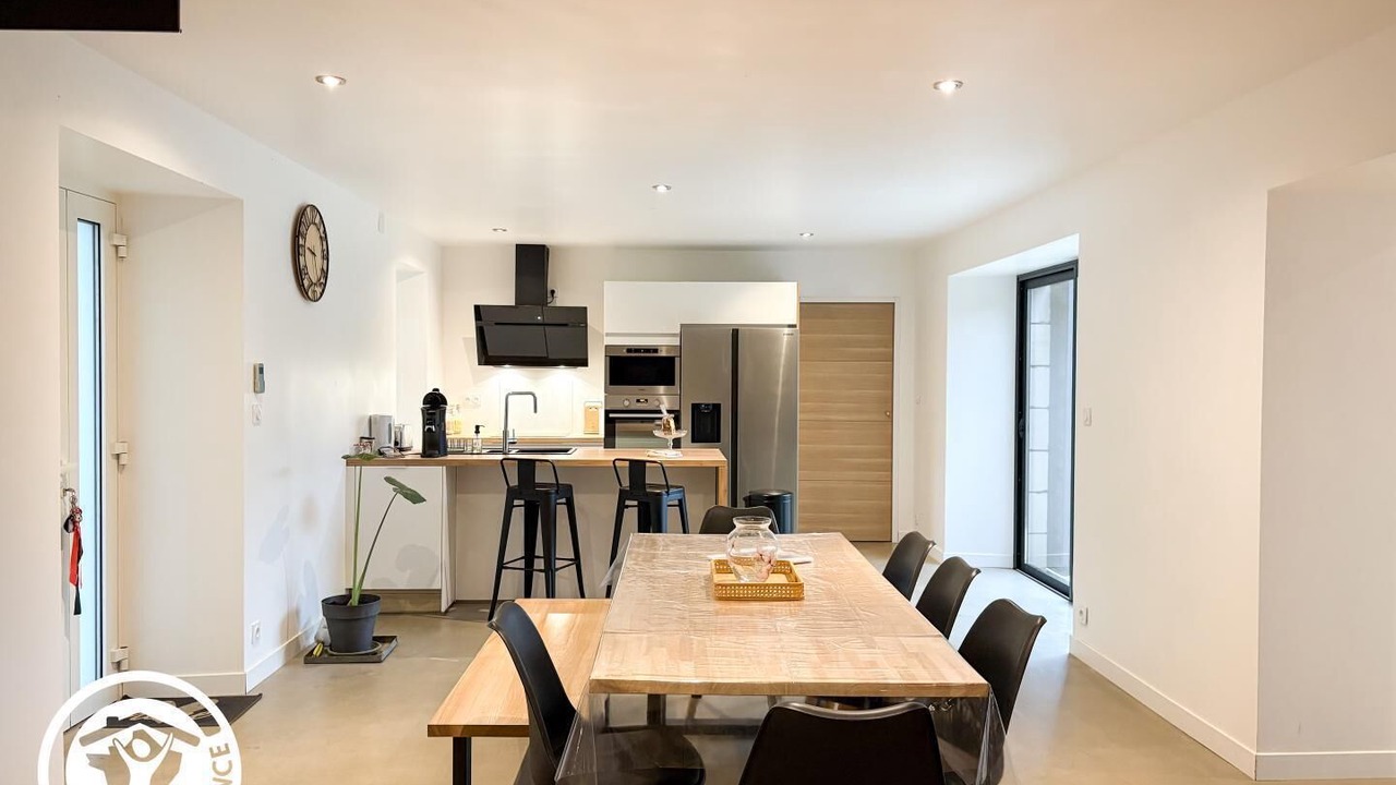 Photo of Others in Martel