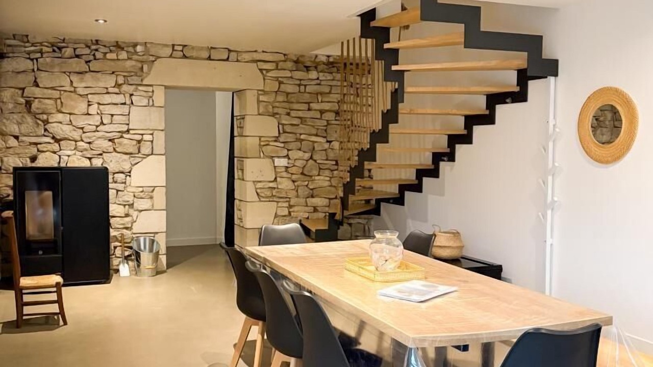 Photo of Others in Martel