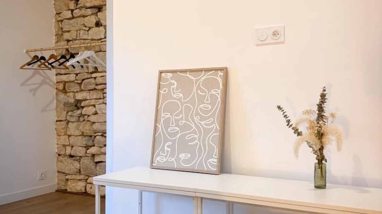 Photo of Others in Martel