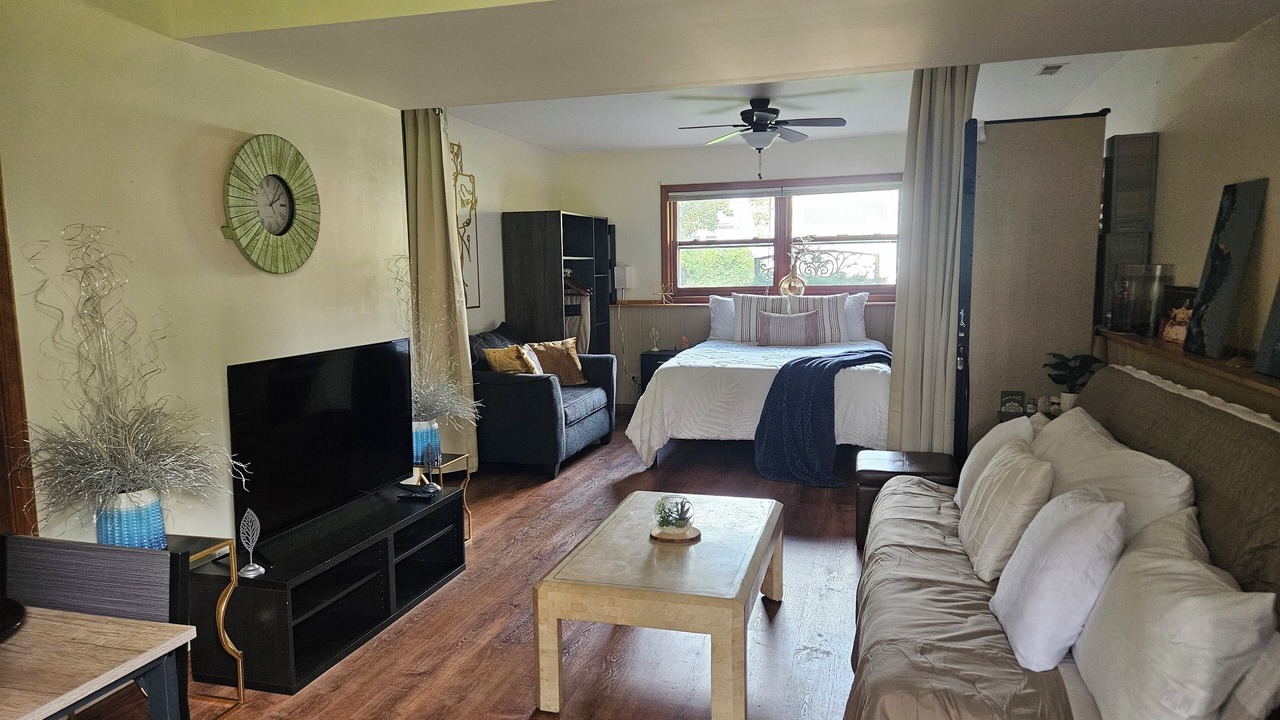 Photo of Bedroom in Lake Villa