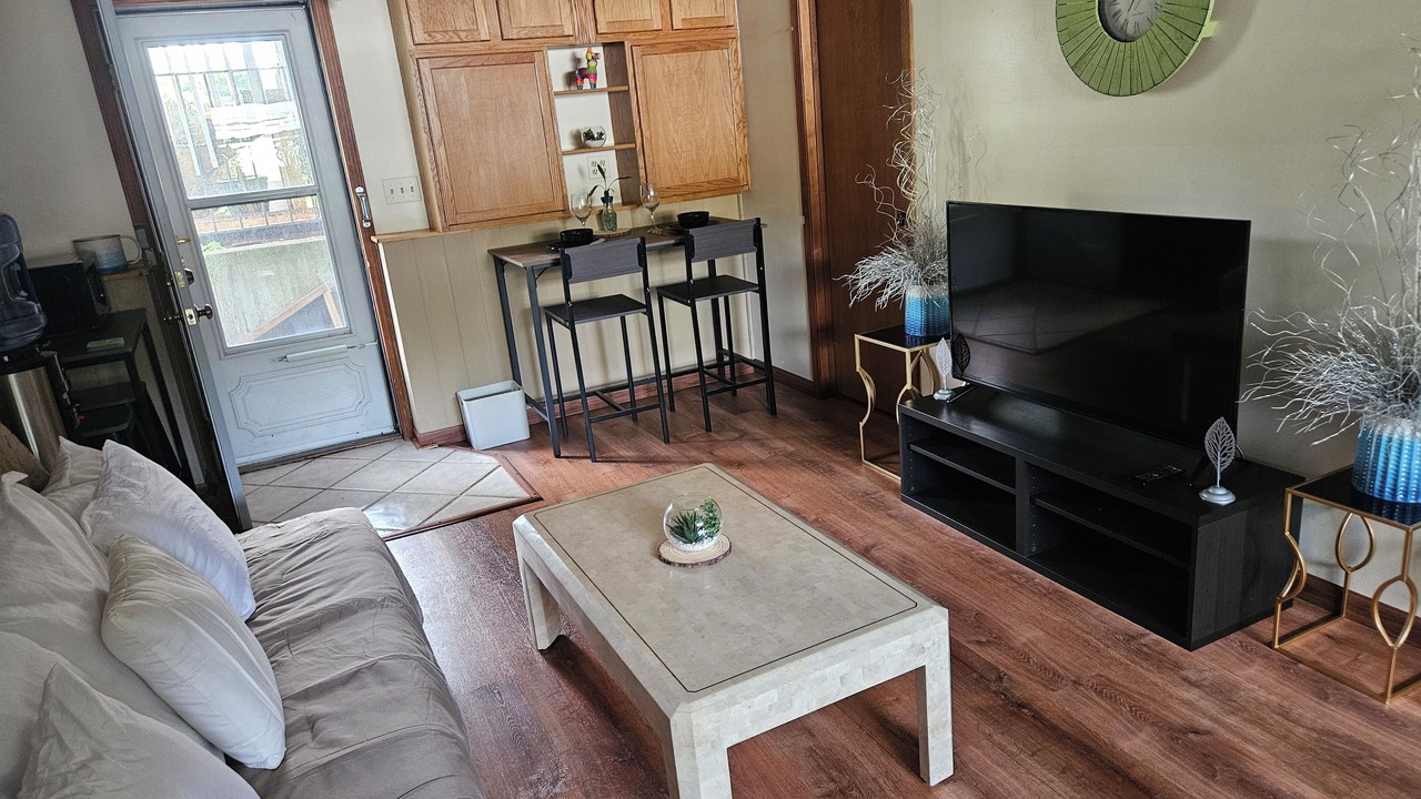 Photo of Livingroom in Lake Villa