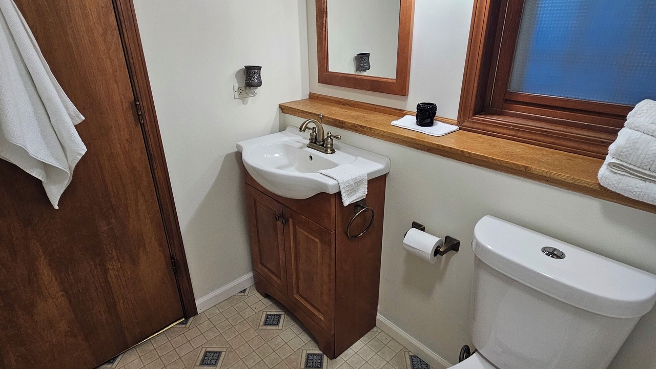 Photo of Bathroom in Lake Villa