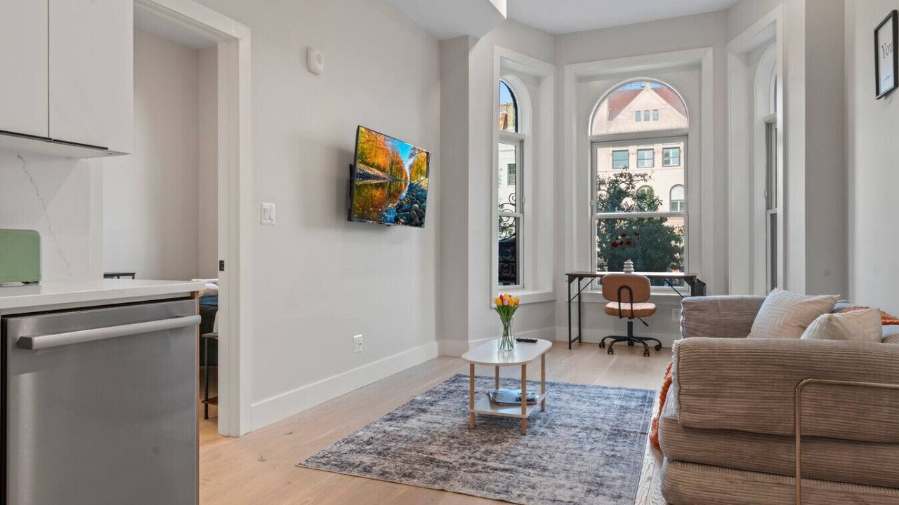 Photo of Livingroom in Dupont Circle