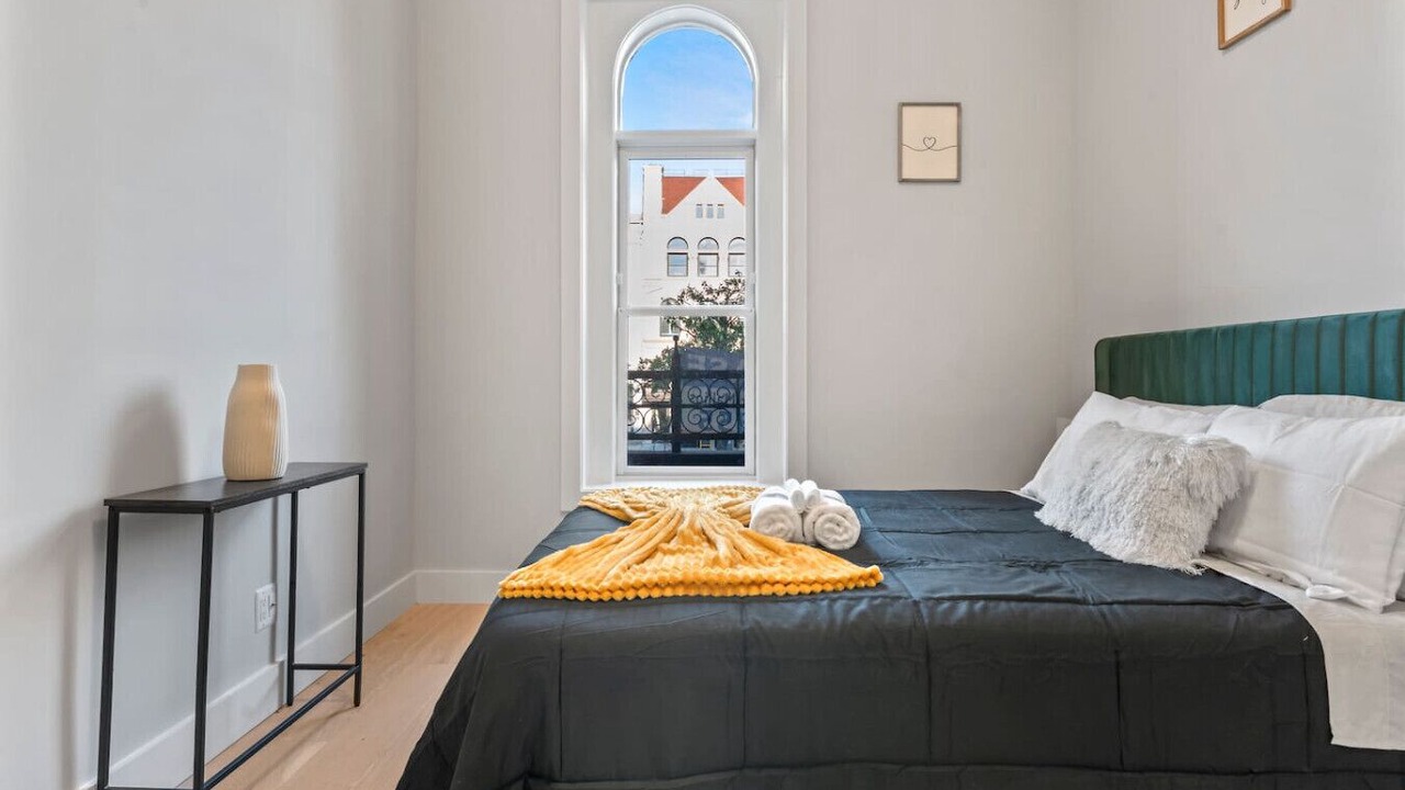 Photo of Bedroom in Dupont Circle