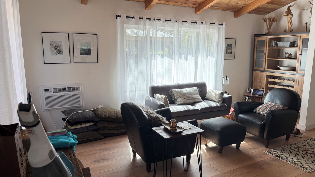 Photo of Livingroom in Douglas Flat