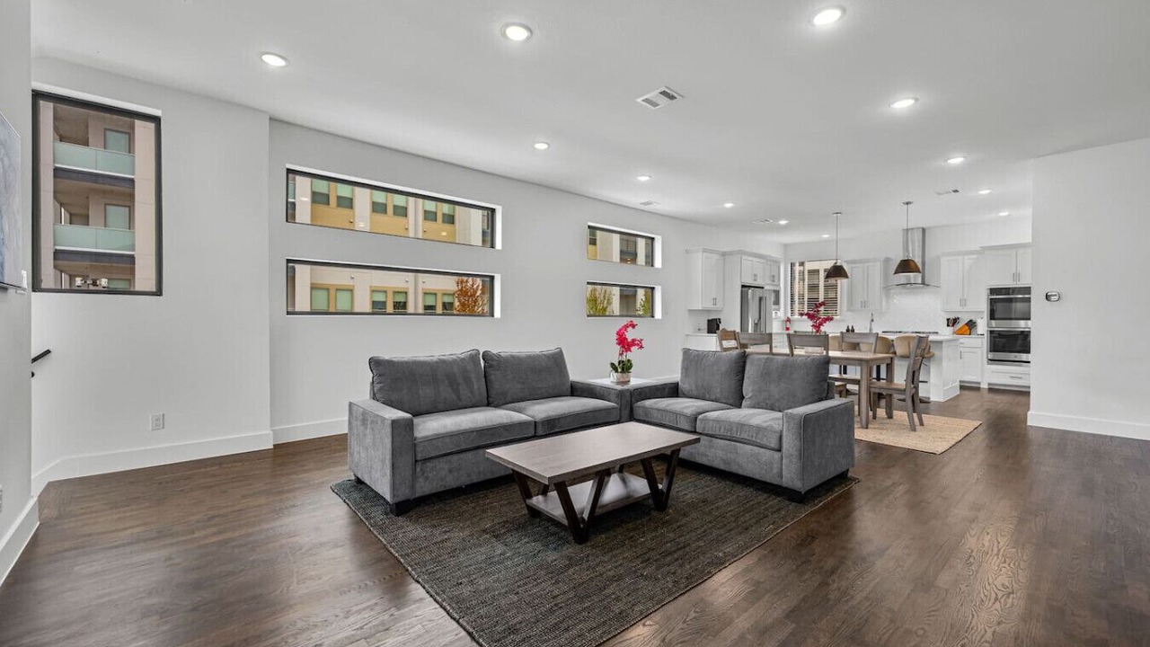 Photo of Livingroom in Rowlett