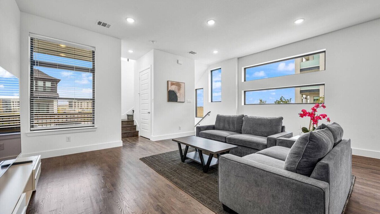 Photo of Livingroom in Rowlett