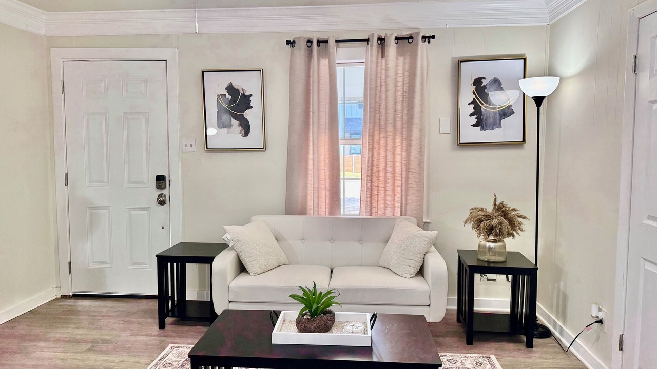 Photo of Livingroom in Montopolis